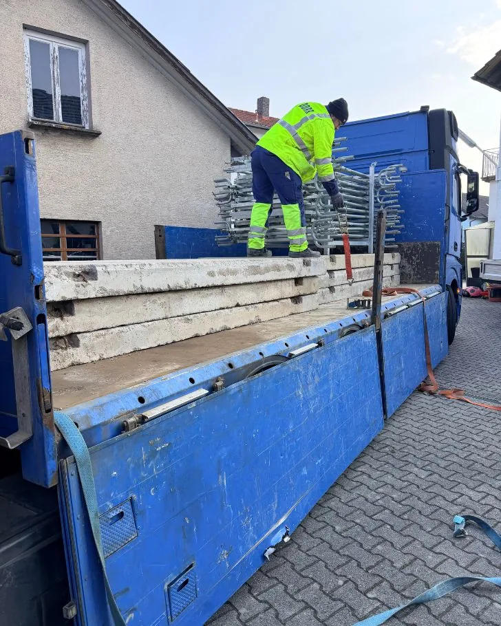 Spezialgeräte und Baumaschinen